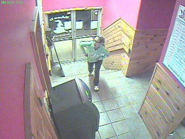 KtownPolice's tweet photo. KPS is looking for help identifying this woman. Please call KPS at 836 4499 or Crime stoppers 1 800 222 TIPS. http://t.co/ExJ6YU6Joc