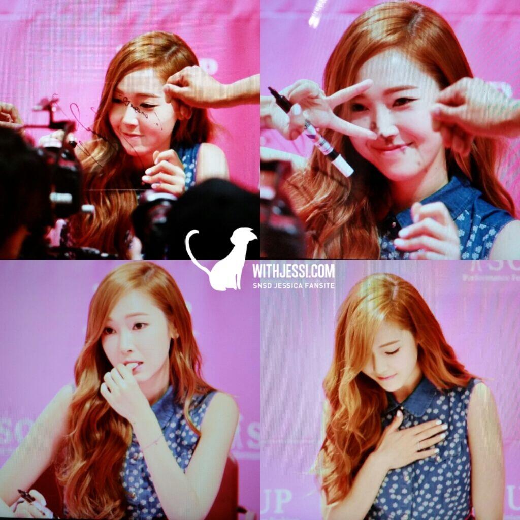 [PIC][14-06-2014]Jessica tham dự buổi fansign lần 2 cho thương hiệu "SOUP" vào trưa nay - Page 2 BqEYX12CMAAqTWM