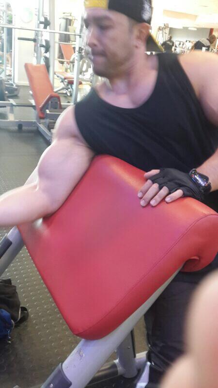 Tye_tanium's tweet photo. #preachercurl #biceps #guns #gym #bodybuilding #exercise http://t.co/amP8yvv5r7