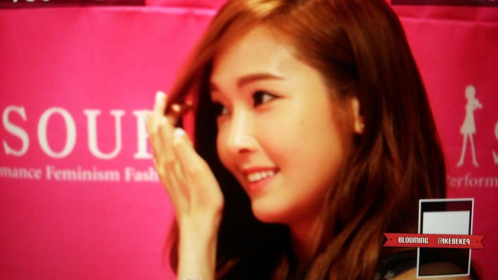 [PIC][14-06-2014]Jessica tham dự buổi fansign lần 2 cho thương hiệu "SOUP" vào trưa nay BqEhkdQCcAAs28R