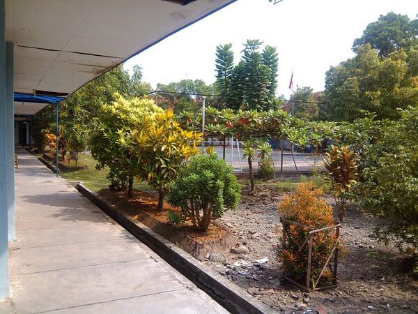 pgsd_kbm's tweet photo. Ya beginilah situasi kami RT @BEMUNS: Akhirnya kami telah tiba di Kampus 6 @pgsd_kbm http://t.co/7p21wHdS5a