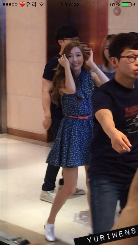 BqExbIhCQAE6dZ-.jpg:large