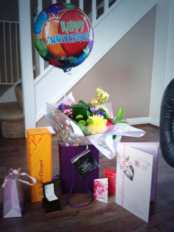 spencerrowan79's tweet image. Anniversary treats from the hubby #8yearstogether #3yearsmarried #lucky