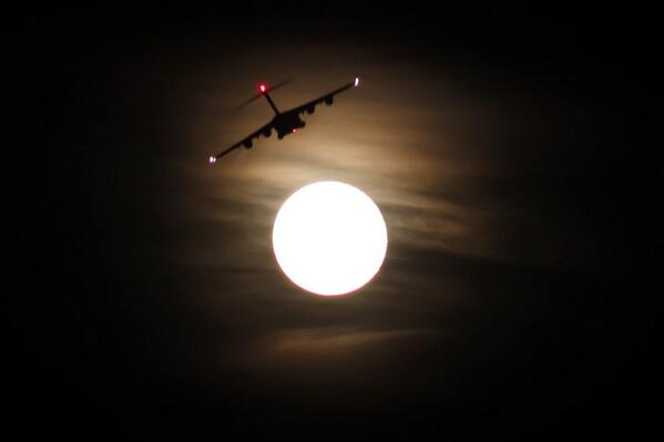AFBoilerChik's tweet photo. Tried to capture the honey moon and ended up getting photo bombed. #altusatnight @usairforce @97AMW #photobomb http://t.co/iSFpIy7QBI