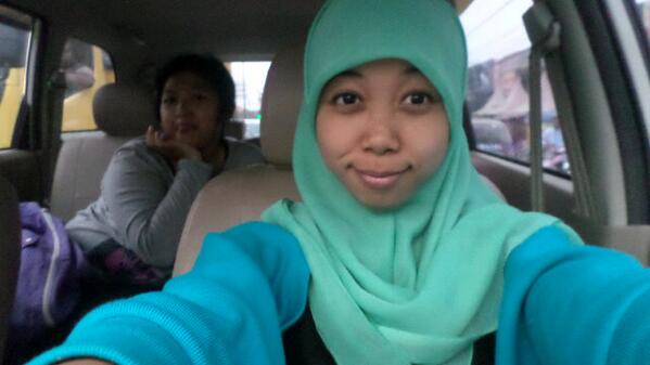 Di blkng ada setan centil :P