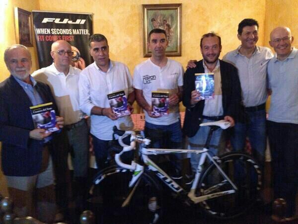 Presentacion d libro "Cuentos del Tour" en Boadilla del Monte <a href="/Aglezterol/">Antonio González Terol</a> <a href="/BoadillaDeporte/">Boadilla Deporte</a> <a href="/Ayto_Boadilla/">Ayuntamiento de Boadilla del Monte</a>