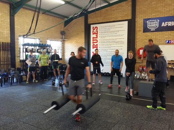 CrossFitMenMain's tweet image. Busy doing the wod #cfmm