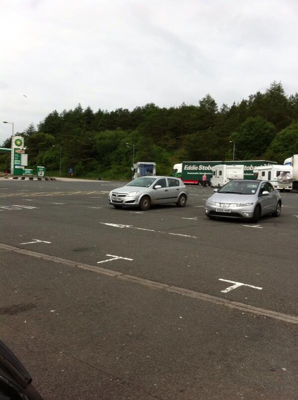 Ticketyboocow's tweet photo. Missed a photo opportunity at Killington Lake services @stobartspotters she's off back on motorway 😁@StobartSpots http://t.co/Hi3aImWr9y
