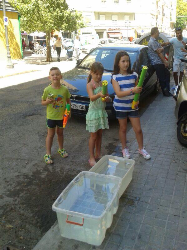 FallaPVC's tweet image. Ya hemos empezado! Fiesta del agua para peques y mayores! Os esperamos #sanjuan #fallapvc #fallas