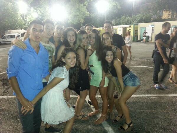 AdriPlaza2's tweet photo. Esaa peñaaa buenaa! ;) @_likindoy @AlexJiimeenez @CristiianCJ @lorenapinedo1 @Meli9501_ pedritooo y etc... http://t.co/ijaVbcsSKe