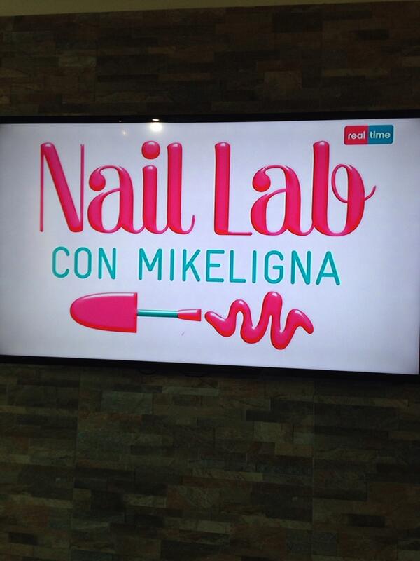 _missmarilyn's tweet photo. "@mikelignaYT: Replicaaa #naillab @realtimetvit @PUPAMilano_IT http://t.co/yHgONwbZNY" bella l idea della galaxy nail la provero sicuramente
