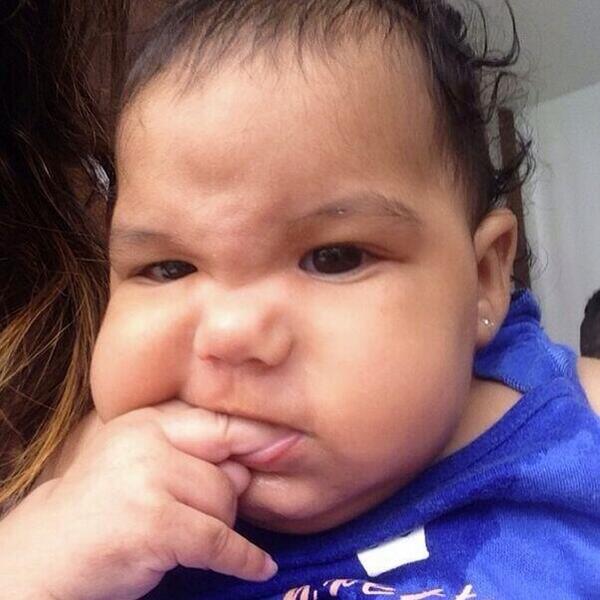So92212's tweet photo. Miskine Booba il a trop insulté les femmes sa fille on dirait une pomme de terre http://t.co/pRgmZoxWkl