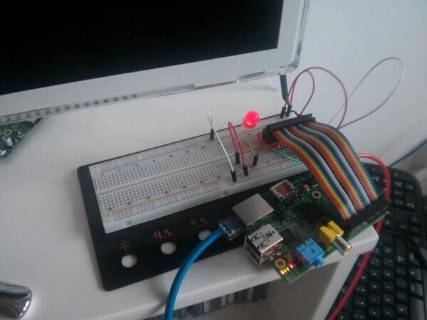 jllado's tweet image. Lives!!! #Oracle #MOOC #JavaEmbedded #RaspberryPi #java