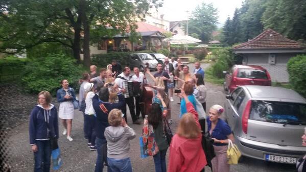 AlisaIvana's tweet photo. Ispracaj do autobusa #VrnjackiPRUp http://t.co/zyAEf5rFXz