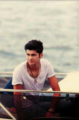 zmalikffgdr's tweet photo. http://t.co/fs9ZWOEtXn