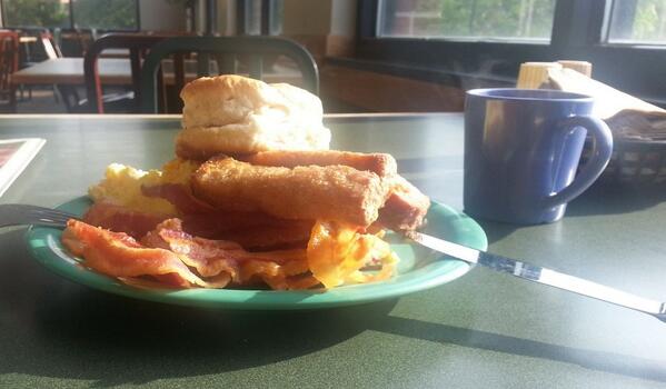 vlak_off's tweet image. #isudining rulez... #2014IC "There is much more to Iowa than corn and pigs" #quote