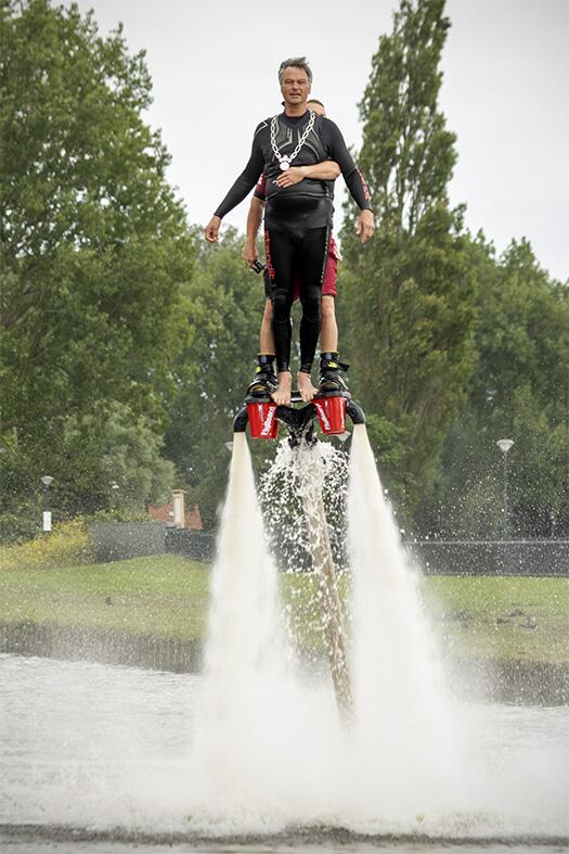 "<a href="/RichardS_HD/">Richard Stekelenburg</a>: Nog eentje van burgemeester tijdens opening Reinaldapark. " als burgemeester sta je nooit alleen