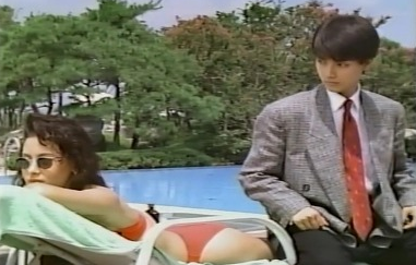 1993년 작 <가슴 달린 남자>는 회사에서 성차별을 받는 여자가 남장을 하고 인정을 받는 내용인데, 주인공 혜선 역을 맡은 박선영 배우 남장이 너무...