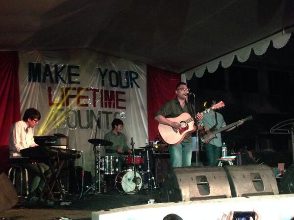 HERE WE GO Porsenang 2014 with <a href="/adhitiasofyan/">Adhitia Sofyan</a> !!! Yuhuuuuu gokil abizzzz man👻👻👻