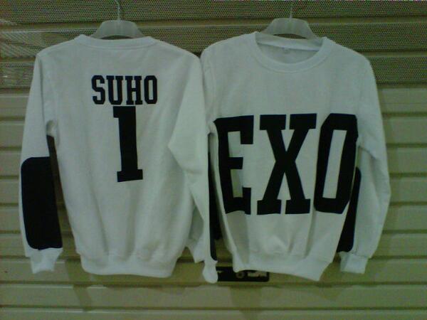 ApoyShop's tweet photo. ready stock JUMPER SBS PUTIH » 120RB  Suho M,L,XL http://t.co/OS0z4t8rbi
