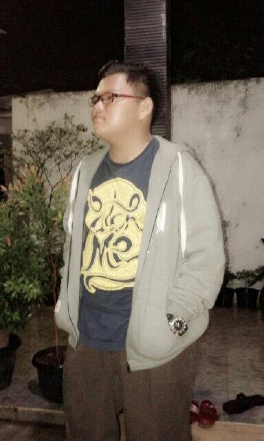 <a href="/catchmewear/">CATCH ME</a> \(m)/