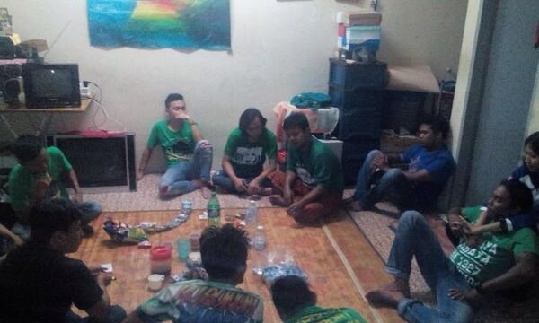 sw_fajar's tweet photo. RT"@BonekMalaysia: Meeting HUT #PERSEBAYA1927 http://t.co/Mg9HL1akQz"