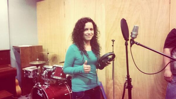 band_utopia's tweet photo. Hoooy cumpleaños de una gran artista vocalista de @band_utopia muchas felicidades Arii! :D http://t.co/GKLzcgJiS5