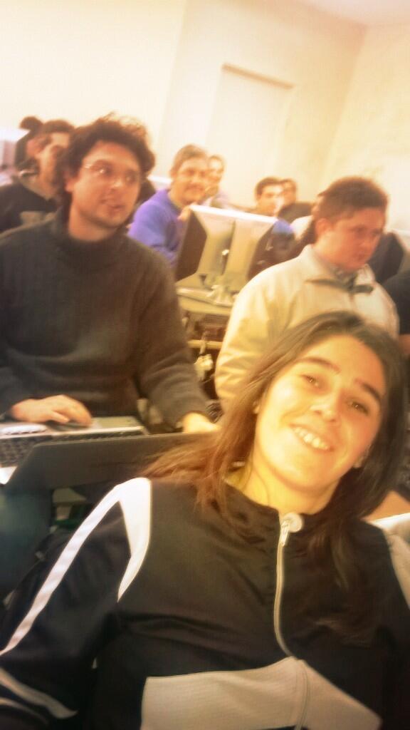 mardemza's tweet image. Hasta en los pasillos con las Notebook en el  #CursoHTML5 c/ @salvabasile #HTML5 #ULP