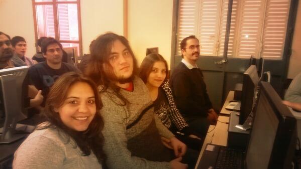 mardemza's tweet image. Y linea de 4 arriba en el #CursoHTML5 c/ @salvabasile #HTML5 #ULP