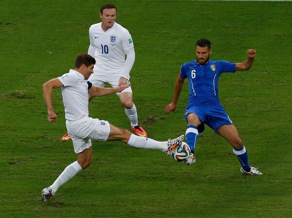 Женская сборная англии по футболу 2022. Видео голов девочки. Позы для футбольной фотосессии. Футбол женщины беларусь. Футбол интересные моменты.