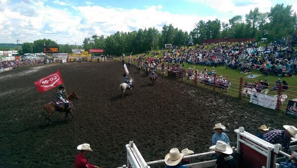 DianneFinstad's tweet photo. Nice to see sunshine and fans enjoying the Daines hospitality at 54th annual Innisfail Rodeo. http://t.co/V0sEh4dbfs