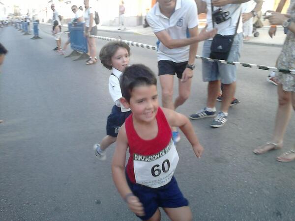 Joder tiene guena pinta corriendo.k Maquina.Lo miro y se me cae la vava..