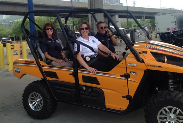 OmahaPolice's tweet photo. Making the rounds at the #CWS. #KeepingFansSafe. Follow @omahapolice for public safety updates. #OPD @OPDBridget http://t.co/zFzl0wWG2Y via