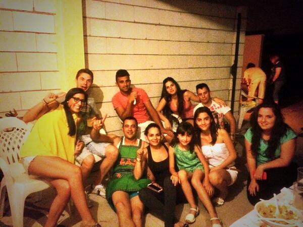 arigg_89's tweet photo. "@Elsaprs: Feliz aniversario primis!! Gracias por la cena http://t.co/DrifjCbsQb"