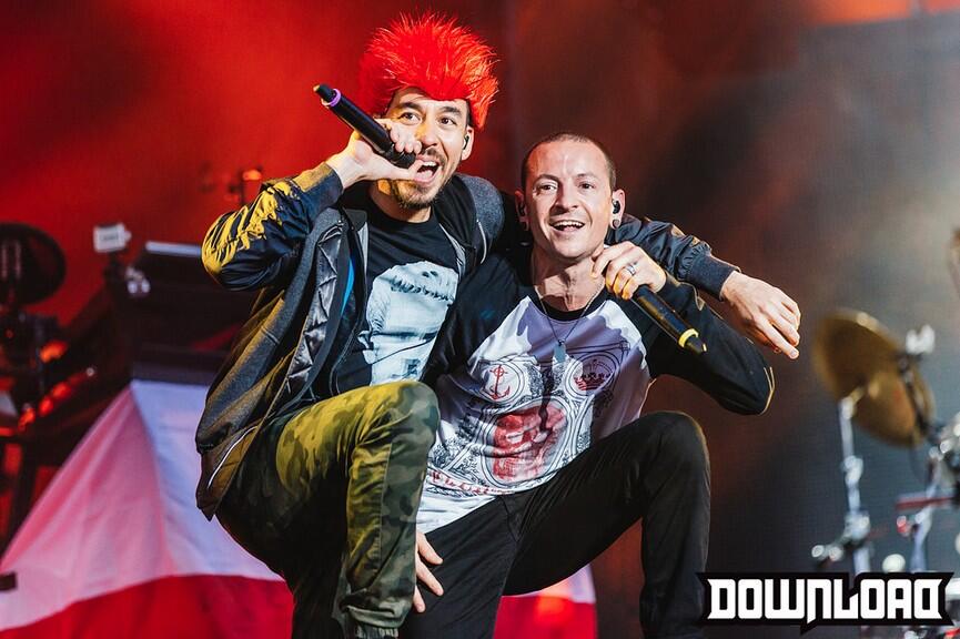 Linkin Park Live В X: „Mike Wore The Red Hair From The #LPU M&G.