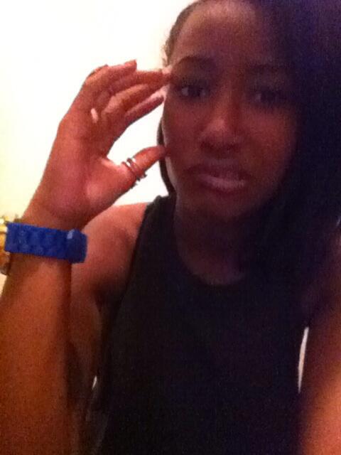 GrabChineseNUTS's tweet photo. Waiting on my mama like.... http://t.co/HuNHKLovKU