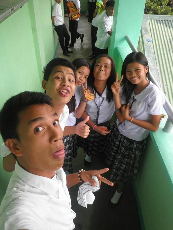madeleyyyn_madz's tweet image. Selfie and Fun!

#GrouFiee.
#Classmates
#Friendss