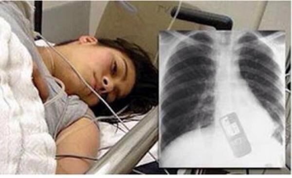 ToothBASED's tweet image. when bae tries to look through your phone