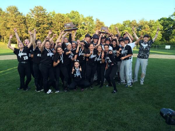 BhamAthletics's tweet photo. Let the celly begin!! Bellingham is proud! @Blackhawkssb @BaseballBham #hawknation http://t.co/PisX64ZtoP