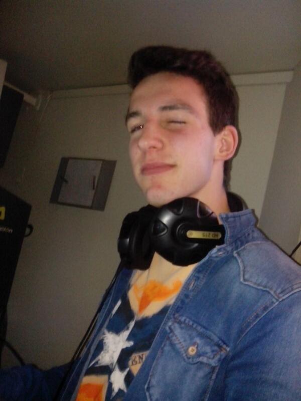 <a href="/PUBLALUNA_/">sergio miramon</a> el mas grande, un gran dj, gran amigo y sobre todo te quiero <a href="/juanjimenez1995/">Juan Jimenez Garcia</a> ENORMEE!!