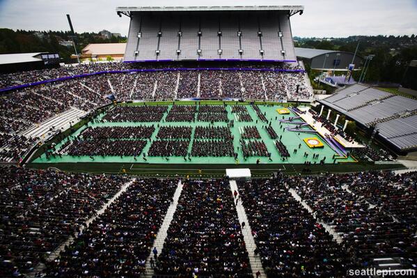 jordanbstead's tweet photo. .@uw #grads... Y'all looked great today! Congrats! #uwgrad14 #dawgs #uw #college http://t.co/ejYeRu0j48
