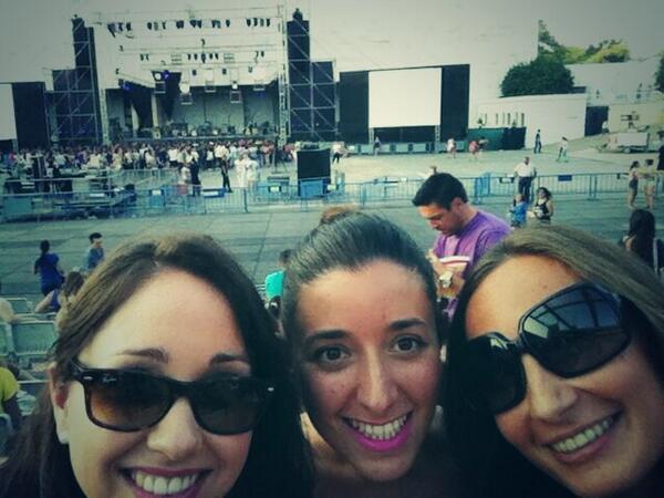 lorealonzulu's tweet photo. De conciertazo !!!! @NoeliaCab_  @ana_bella9  @manuelcarrasco_  #auditoriocarrasco http://t.co/TuiPsXMwJc