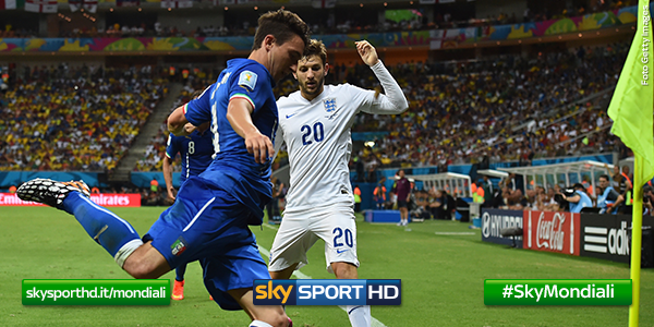 SkySport's tweet photo. #Darmian ha impressionato tutti. Potrebbe fare un Mondiale alla Fabio #Grosso? #InghilterraItalia 1-2 #SkyMondiali http://t.co/StA0piNnCy