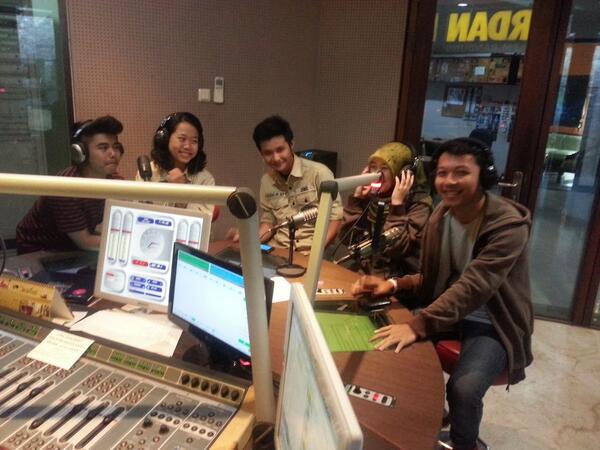 Ini nih temen temen <a href="/SchoolofJoy/">Joy Koenig</a> yang lagi talkshow di #BISSekolah