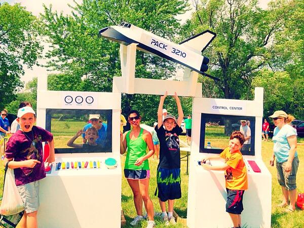 jenniferwolf74's tweet image. Need an awesome campsite entrance? See @junipert  He's amazing! #cubscout #daycamp #rockstars