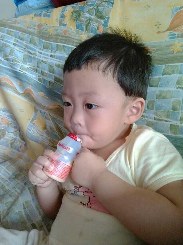 LEDZou's tweet image. 雨哥愛喝個益力多~/:dig