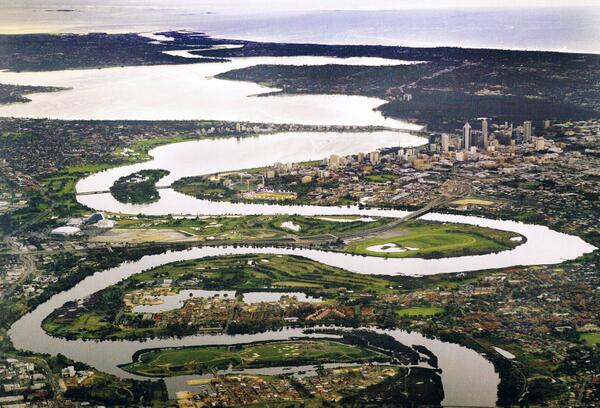 Museum of Perth on Twitter: "SWEEPING #PERTH AERIAL VIEW, 2004 - Following  the Swan River, all the way to the ocean. @ISpyPerth @PerthPlaces @6pr  http://t.co/MPkBg39KWn"