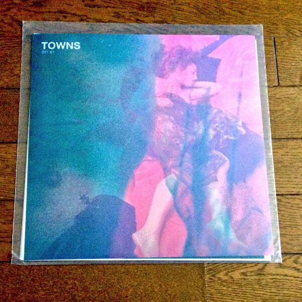YumiazuAzu's tweet photo. やっとTowns(@TOWNSband)のアルバム届いた！サインとナンバリング入りだったー。 http://t.co/JVVo8UCLjY