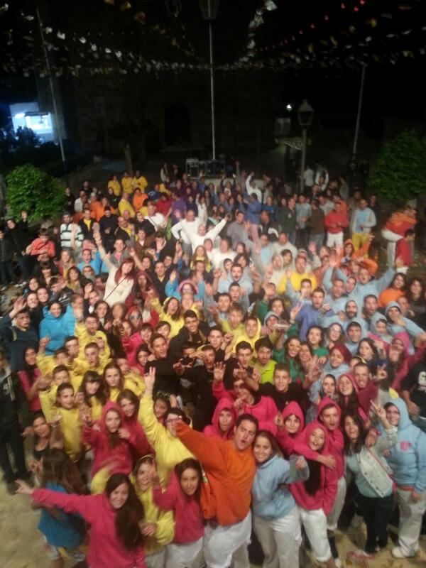 Vulkanoshow's tweet photo. Fieston en Albares!!! otro año mas y seguis sorprendiendonos!!! Gracias!!!!! http://t.co/K9zm3AwGop