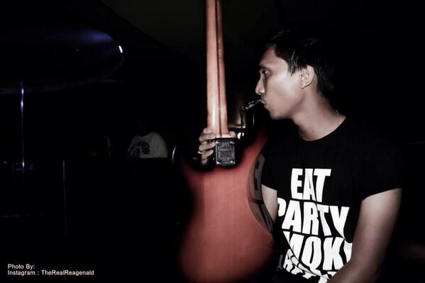 @Nico_Prianto bassist of Full Of Insane &amp; owner of Heylast Vereyna Clothing wearing Chenios, so confident